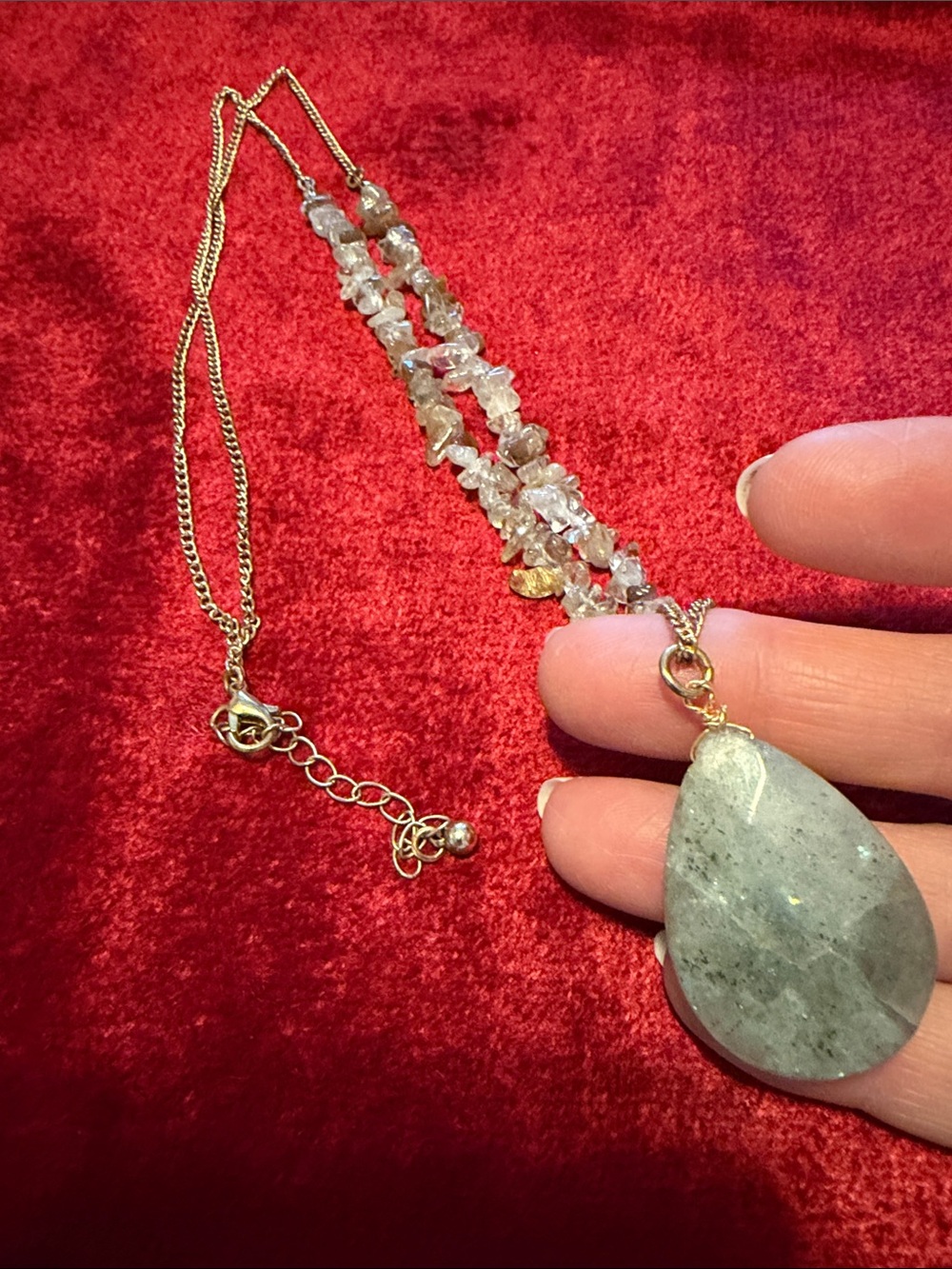 Gold tone Necklace wGray Teardrop Stone Pendant stone Accents 28” extender 2.5 “